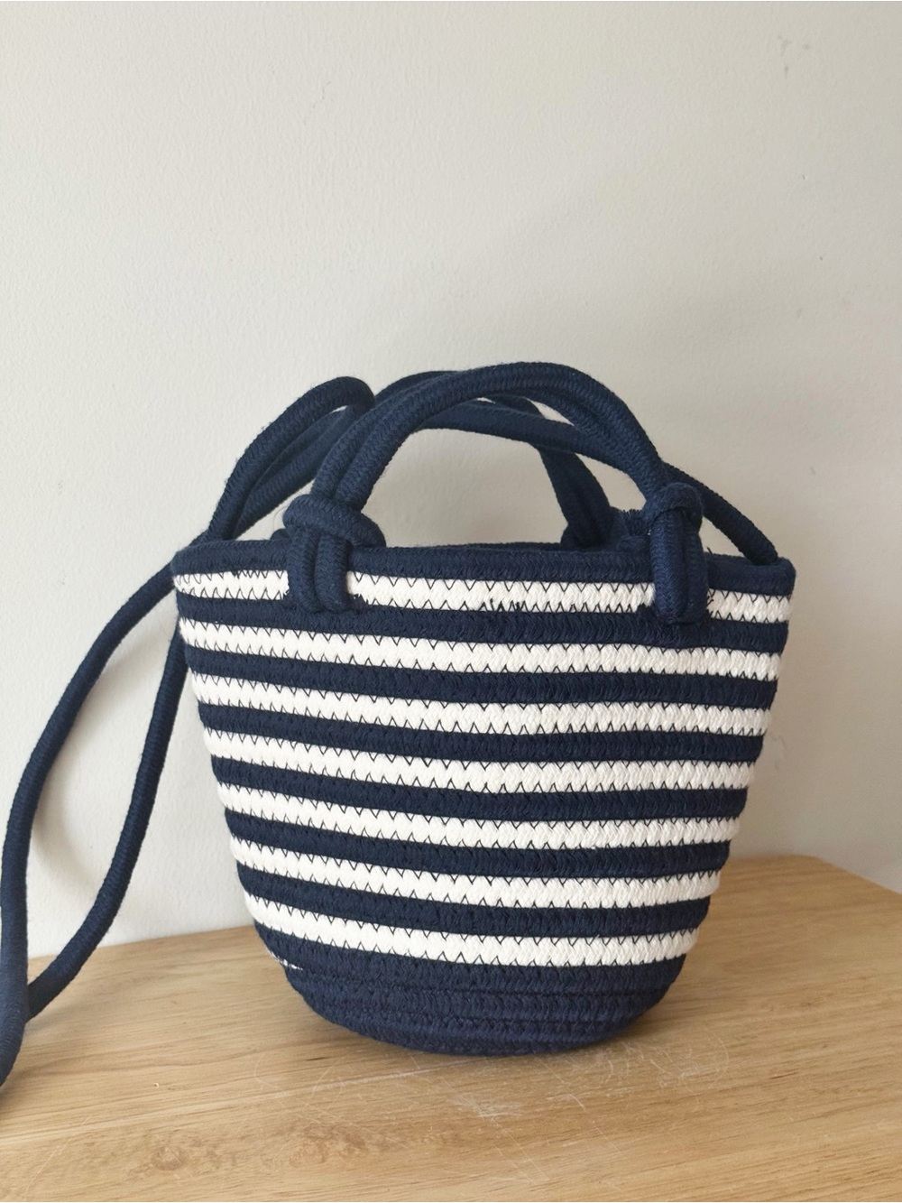GAP Mini Nautical Stripe Rope Crossbody Bucket Bag Tote Navy and White - Picture 5 of 12